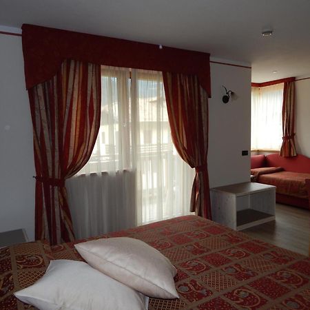 Hotel Canada Pinzolo Zewnętrze zdjęcie