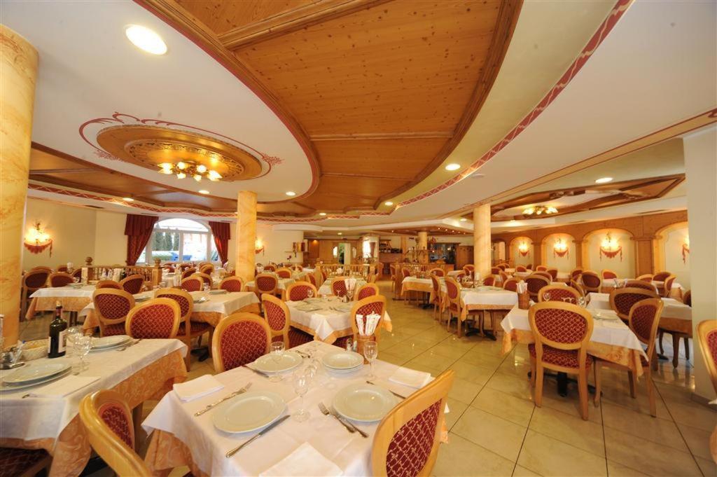 Hotel Canada Pinzolo Zewnętrze zdjęcie