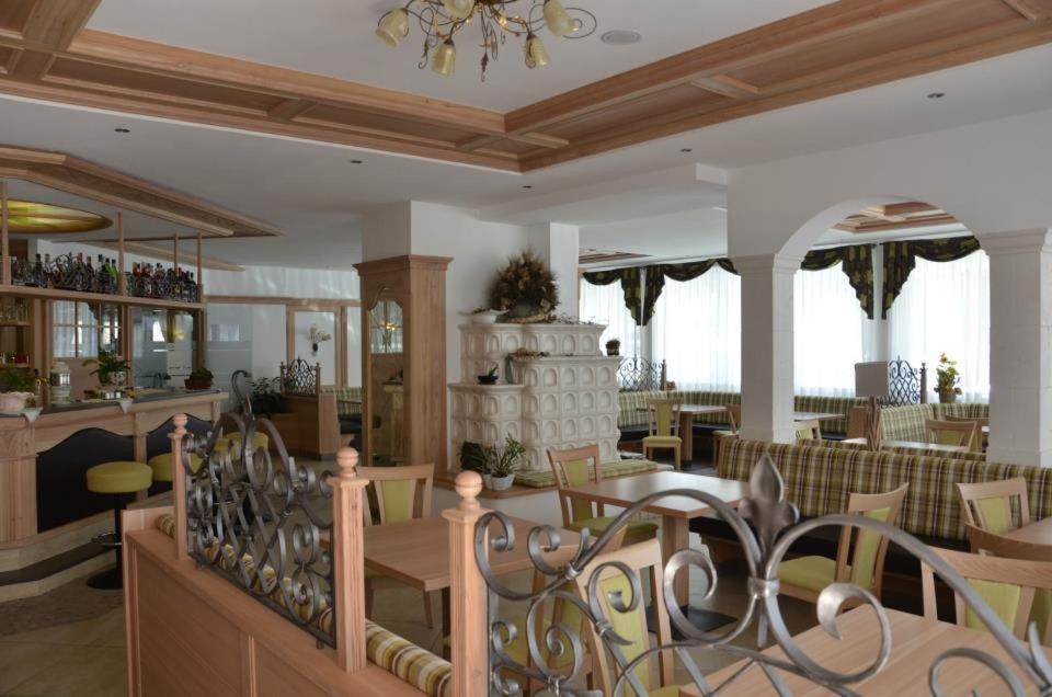 Hotel Canada Pinzolo Zewnętrze zdjęcie
