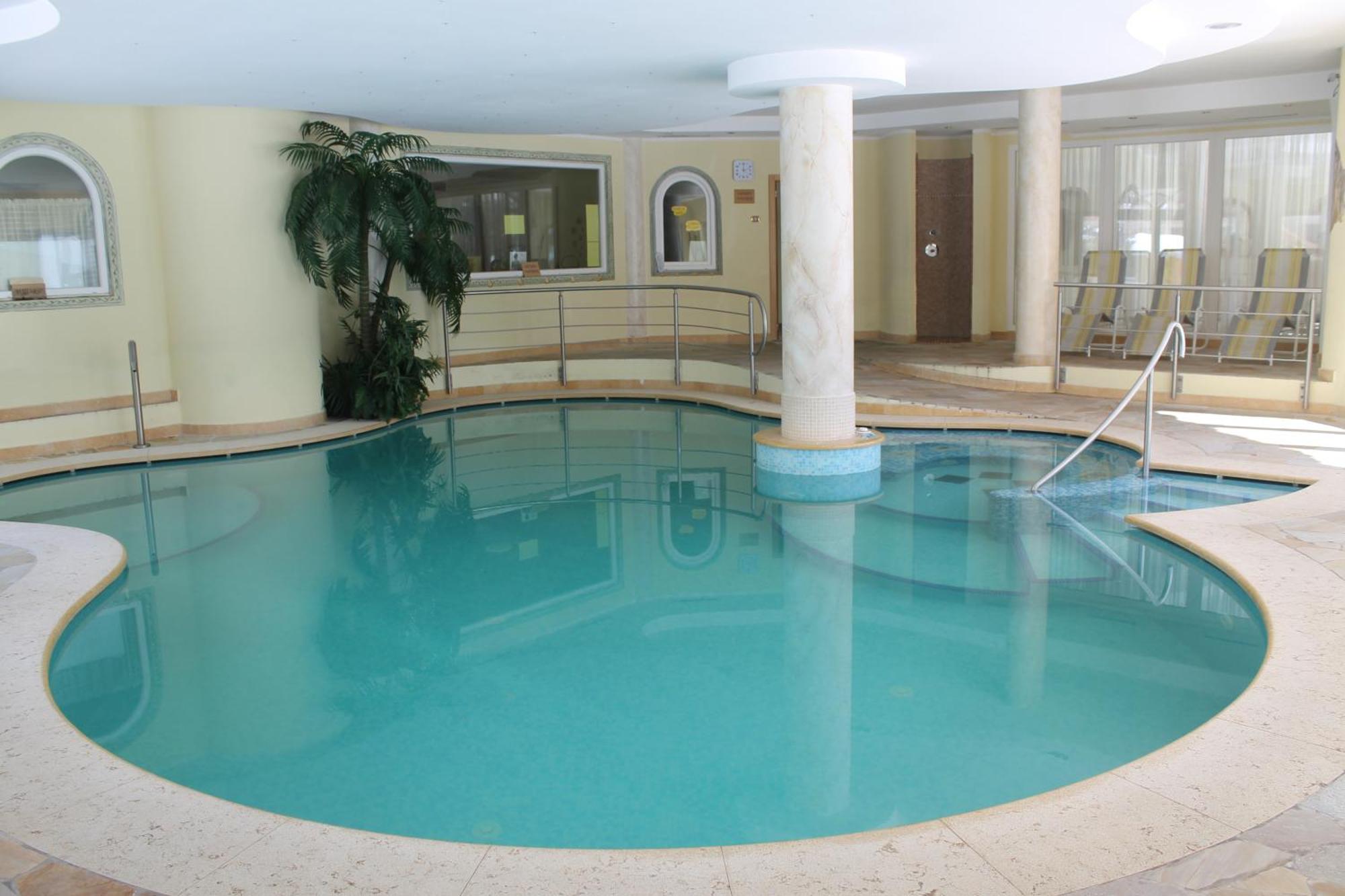 Hotel Canada Pinzolo Zewnętrze zdjęcie