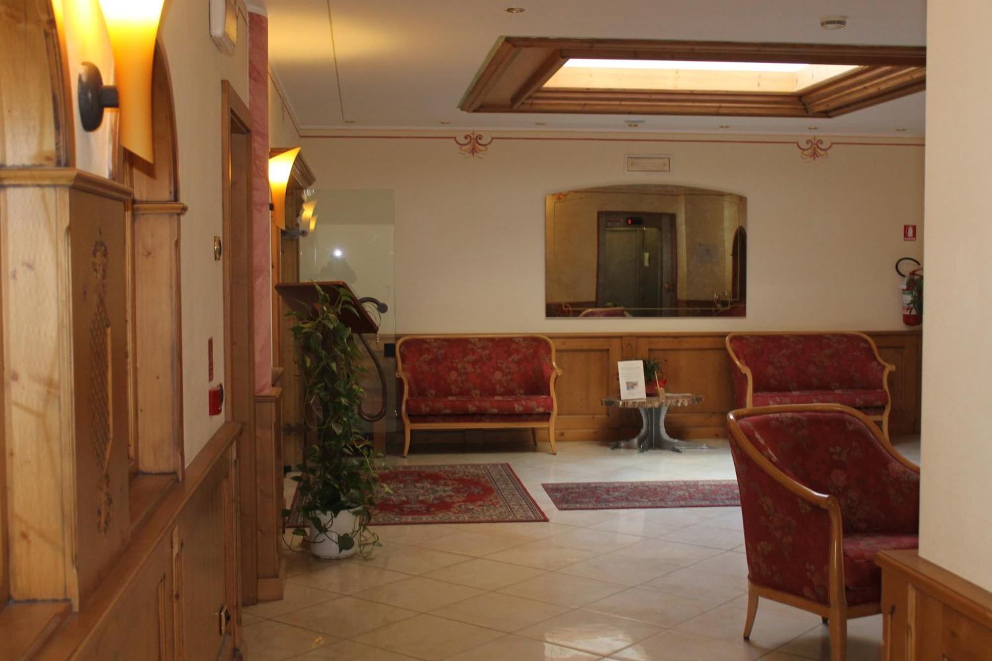 Hotel Canada Pinzolo Zewnętrze zdjęcie