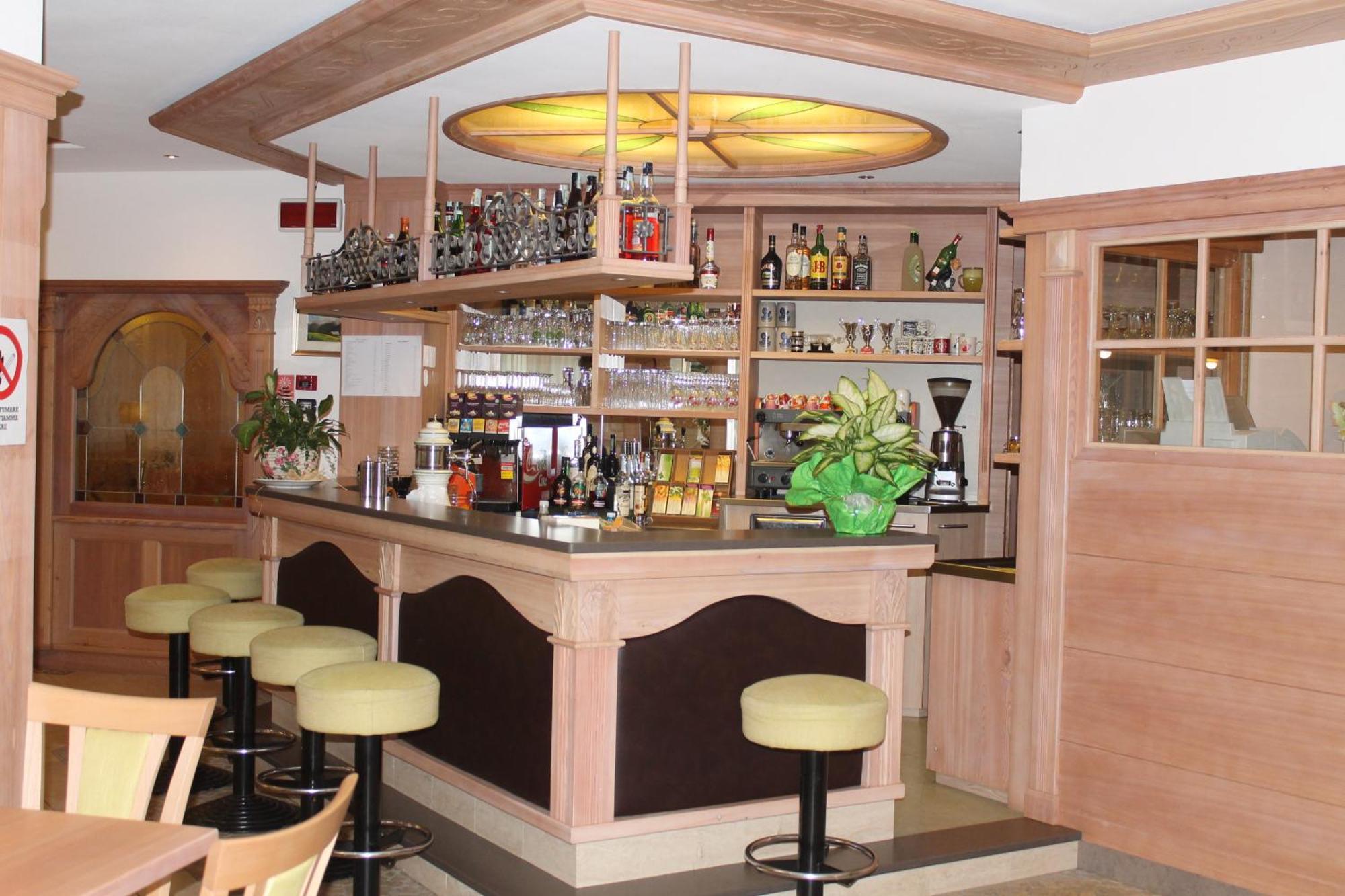Hotel Canada Pinzolo Zewnętrze zdjęcie